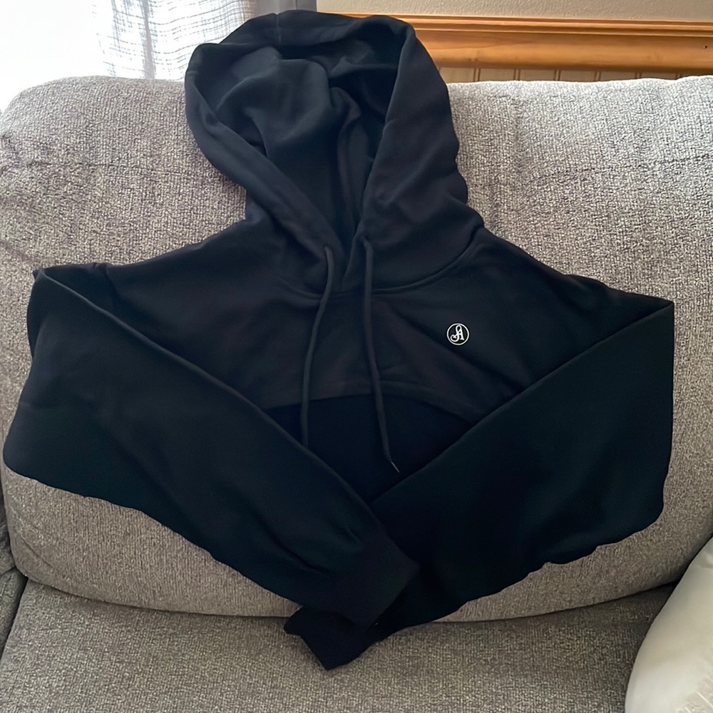 NWOT Allure the Brand aka Allure by Ana Black Size M Long Sleeve Cropped Hoodie